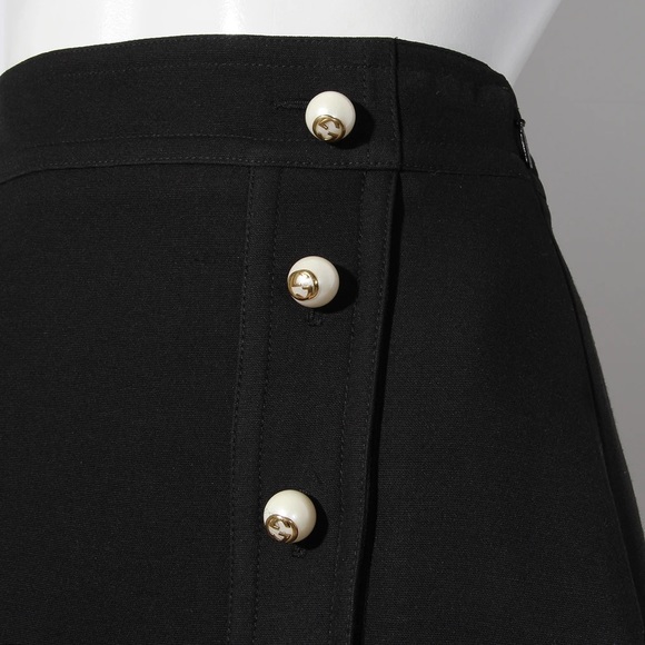 Gucci
High-Rise Pearl Button Skirt - Picture 3 of 10